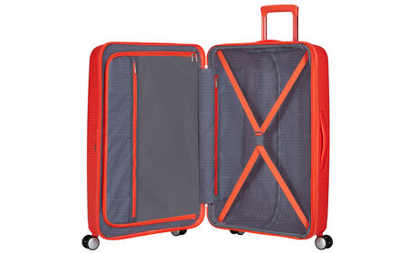 Wewnętrzna organizacja z dodatkową kieszenią zapinaną na suwak