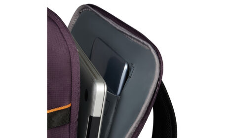 Laptop compartment 15.6"