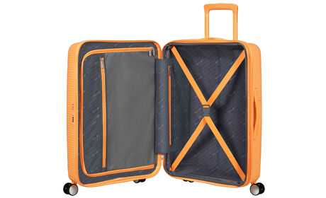 Wewnętrzna organizacja z dodatkową kieszenią zapinaną na suwak