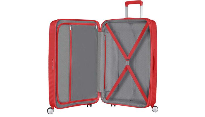 Interior organisation with extra zipped apron pocket 