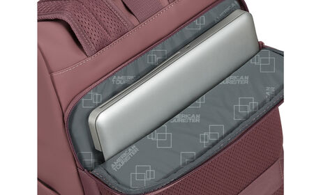 Laptop compartment 14"