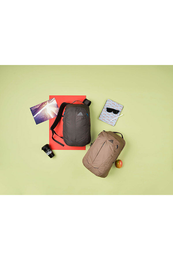 Gregory  RETNA 28  Mesa Brown