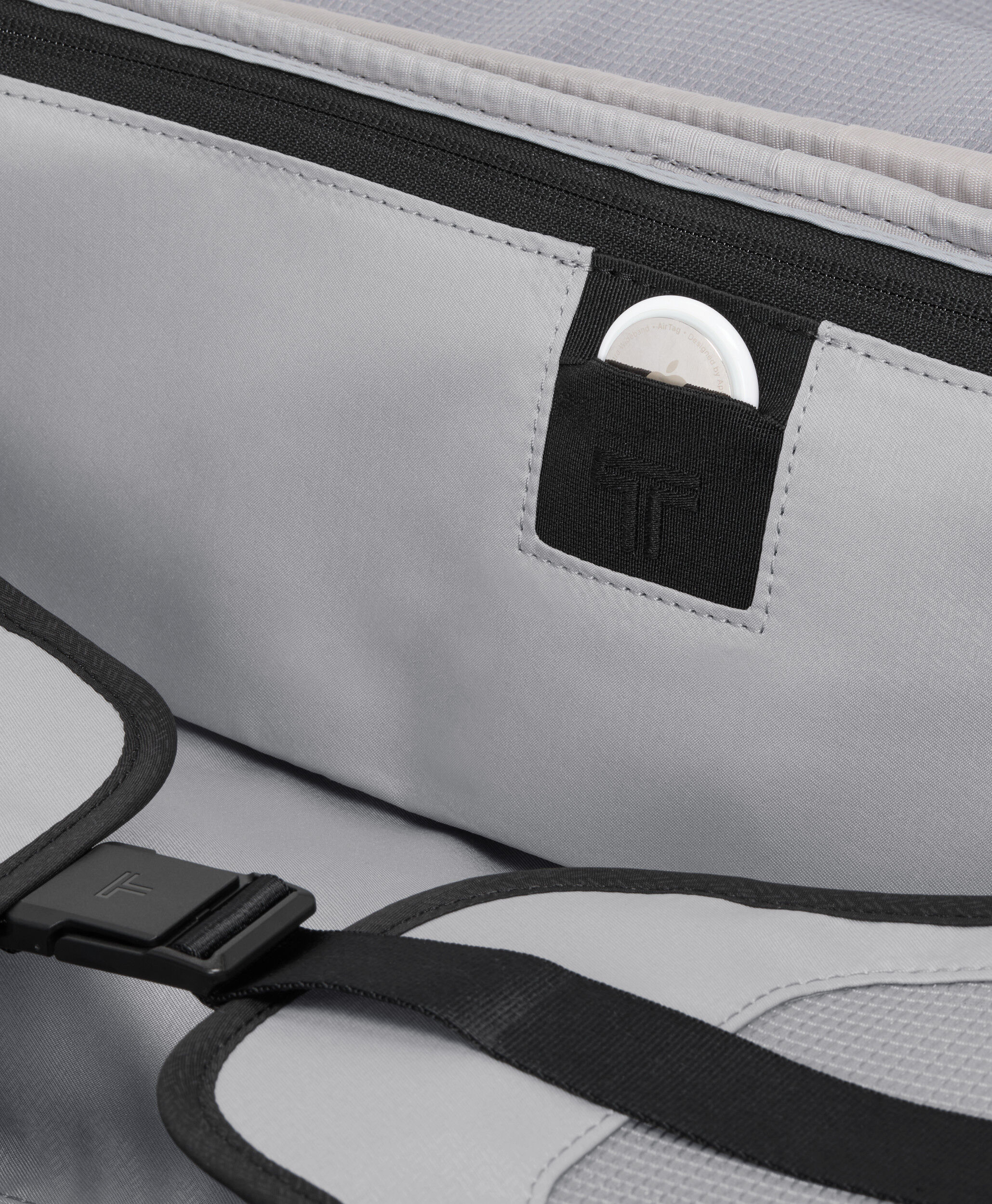 TUMI Ekstra Duża Rozszerzalna Walizka Rejestrowana z Podw&oacute;jnym Dostępem 86,5 cm