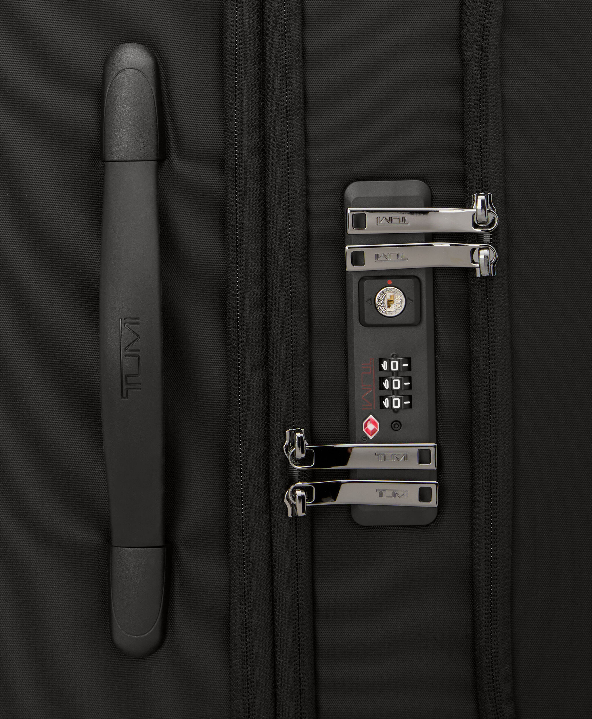 TUMI L&eacute;ger Short Trip Expandable Checked Luggage 66 cm