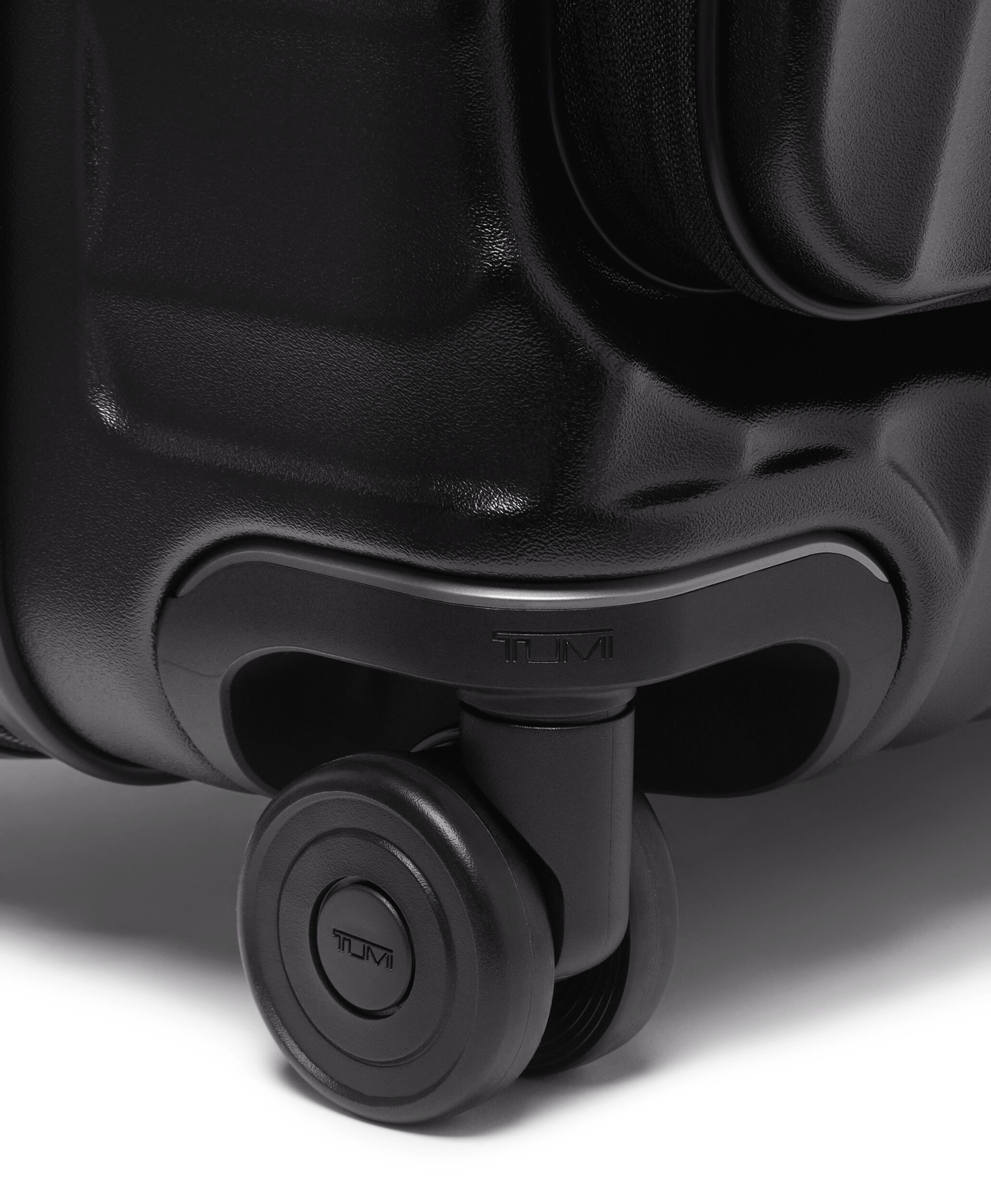 TUMI Średnia Walizka z Przednim Dostępem Rozszerzalna 66 cm